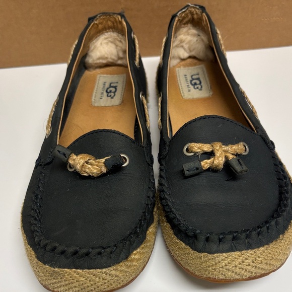 UGG Shoes - UGG Women's Black Chivon Moccasin Flats Size 7.5